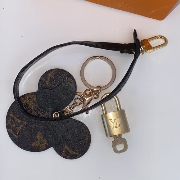 Authentic Louis Vuitton Strap and Lock and key 316. Charm is gifted. - Picture 1 of 8